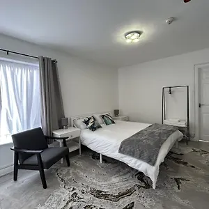 Large Flat Near Apartment